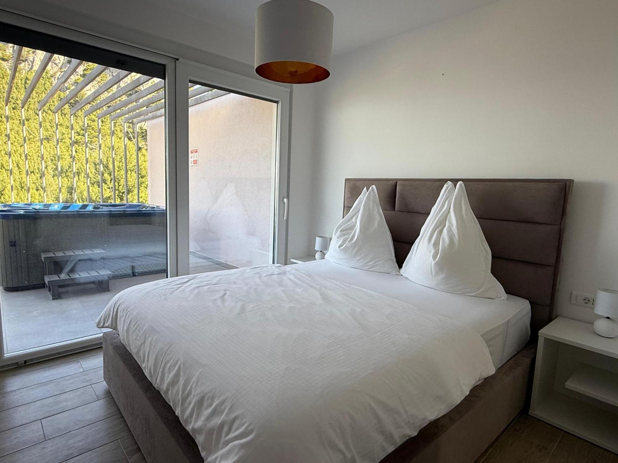 Blue Lagoon Vila Makarska